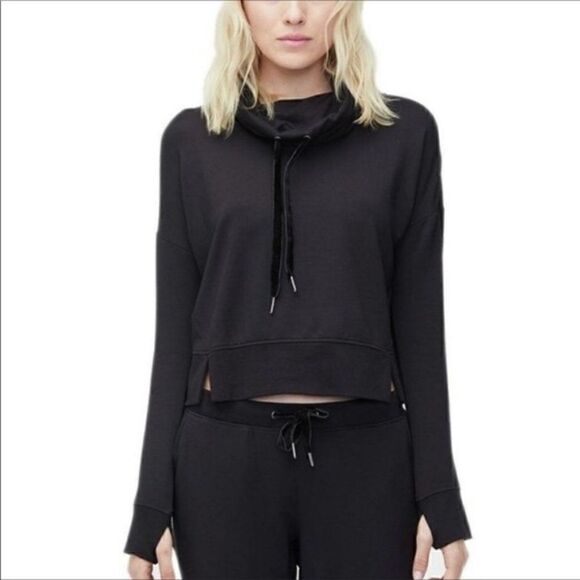 NWT Women’s UGG MIYA FUNNEL NECK CROP SWEATER XS BLACK - Picture 2 of 5